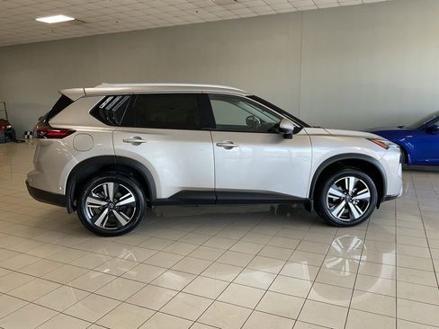 Used 2024 Nissan Rogue SL image 7