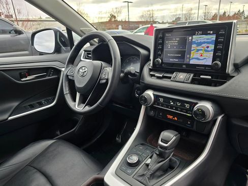 Used 2020 Toyota RAV4 Limited w/ Limited Grade Weather Package AWD/4WD image 12