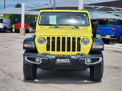 Used 2023 Jeep Gladiator Sport AWD/4WD image 2