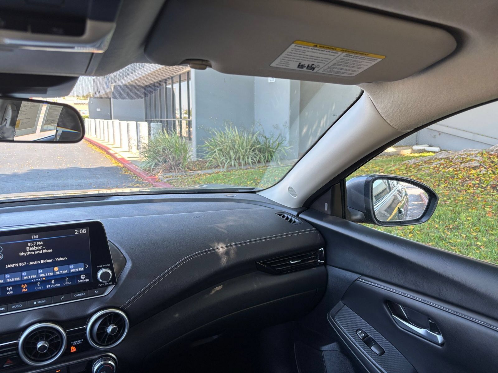 Used 2025 Nissan Sentra SV FWD image 32