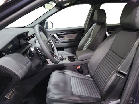 New 2024 Land Rover Discovery Sport Dynamic SE image 13