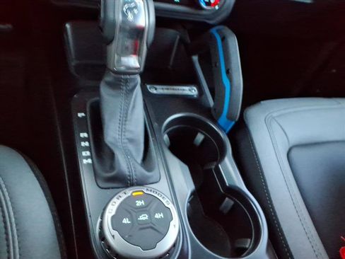 Used 2024 Ford Bronco Black Diamond image 21