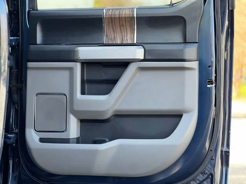 Used 2019 Ford F150 Lariat w/ Equipment Group 502A Luxury RWD image 18