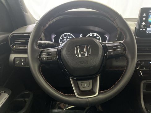 Certified 2025 Honda Pilot TrailSport image 14