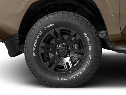 Used 2017 Toyota Tacoma TRD Sport AWD/4WD image 11