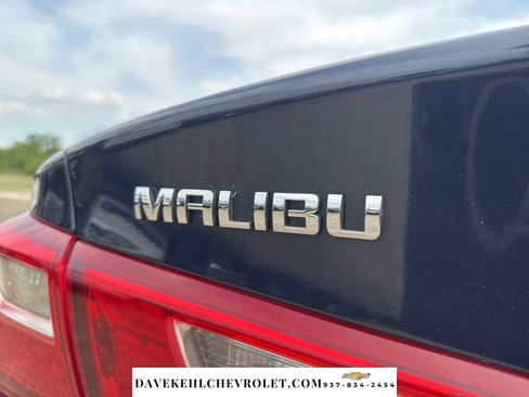 Used 2017 Chevrolet Malibu LT w/ Leather Package FWD image 46