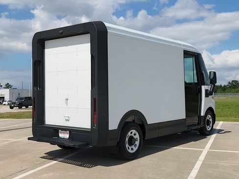 Used 2024 Chevrolet Brightdrop 400 w/ Commercial Equipment Package AWD/4WD image 5
