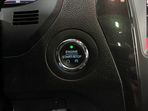 Used 2019 Ford Explorer XLT w/ Equipment Group 202A image 22