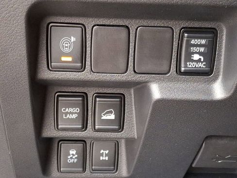 Used 2022 Nissan Frontier PRO-4X image 26