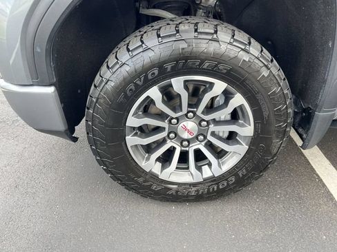 Used 2021 GMC Sierra 1500 AT4 w/ AT4 Value Package AWD/4WD image 8
