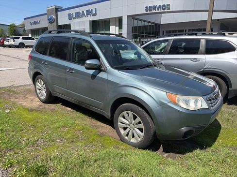 Used 2011 Subaru Forester 2.5X Premium w/ All-Weather Pkg AWD/4WD image 3