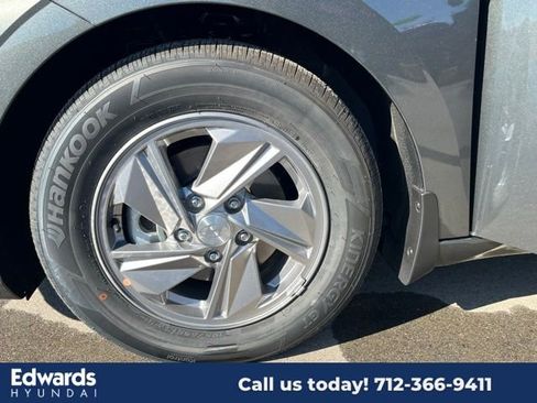 New 2025 Hyundai Elantra SE image 34