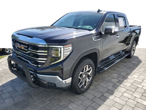 Used 2023 GMC Sierra 1500 SLT w/ SLT Premium Package image 3
