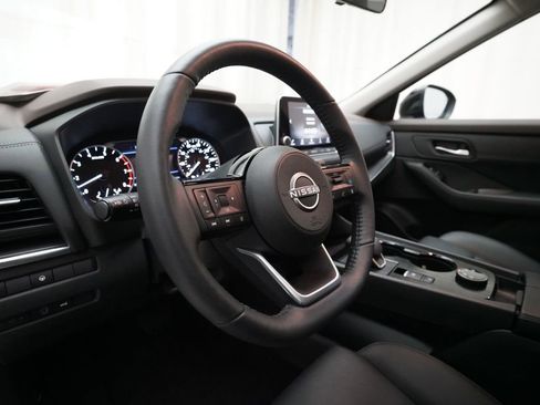 Certified 2023 Nissan Rogue SV w/ SV Premium B Package AWD/4WD image 8