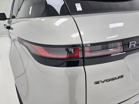 Used 2023 Land Rover Range Rover Evoque R-Dynamic SE image 38