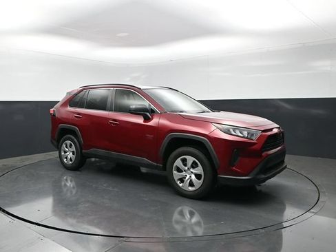 Used 2021 Toyota RAV4 LE FWD image 1
