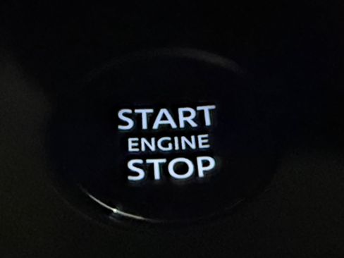 Used 2025 Nissan Kicks SR image 29