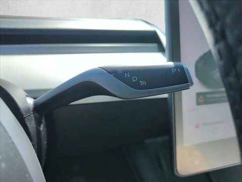 Used 2022 Tesla Model Y Performance image 12