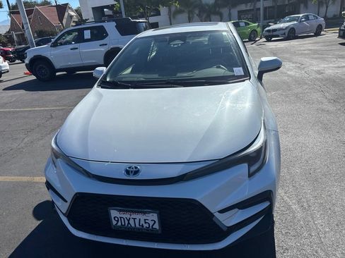 Used 2023 Toyota Corolla SE w/ SE Package FWD image 10