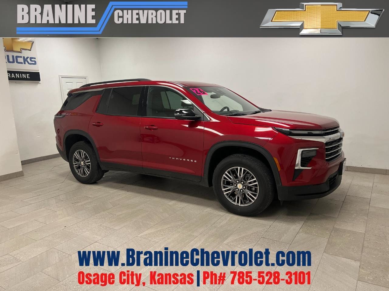 Used 2026 Chevrolet Traverse LT AWD/4WD image 1