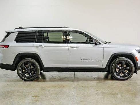 Used 2021 Jeep Grand Cherokee L Altitude image 12
