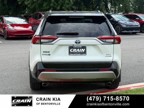 Used 2022 Toyota RAV4 XSE AWD/4WD image 6