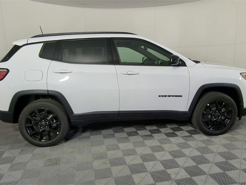 New 2026 Jeep Compass Latitude image 4