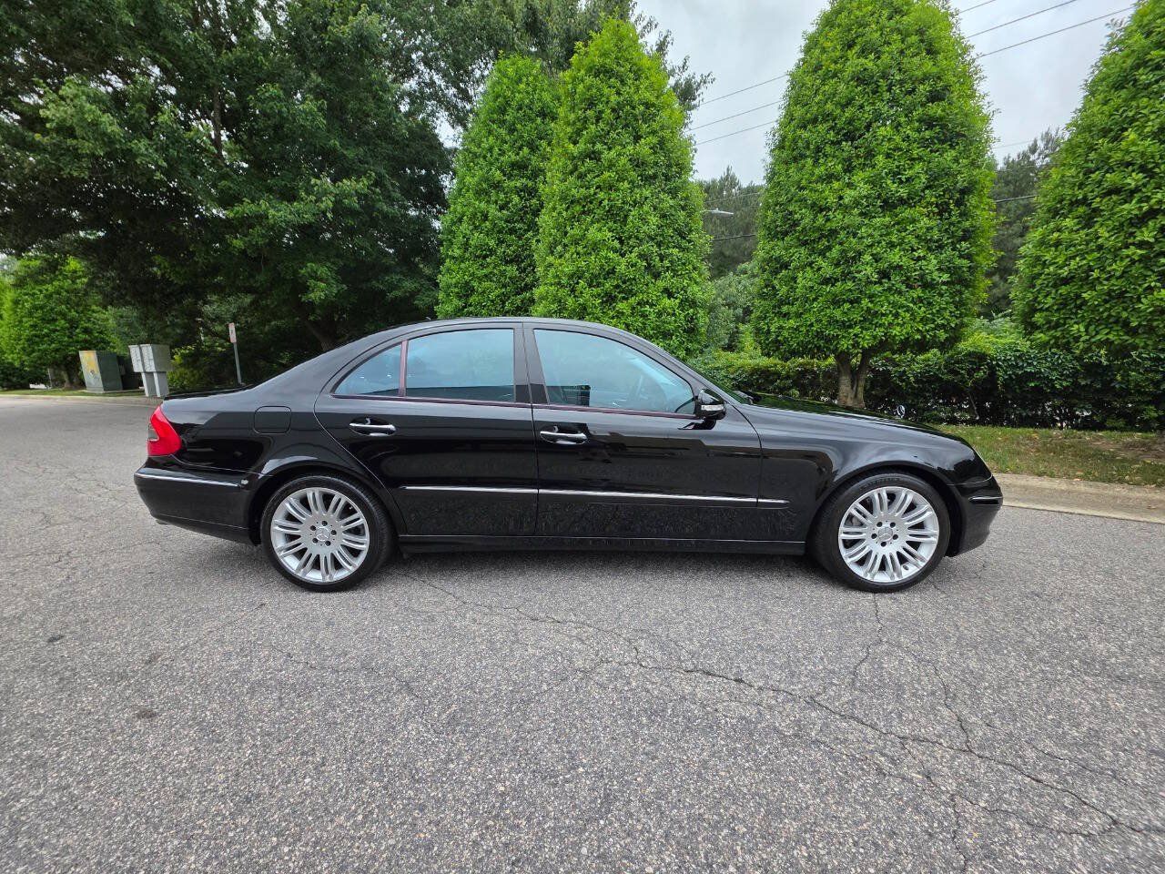 Used 2008 Mercedes-Benz E 550 Sedan image 6