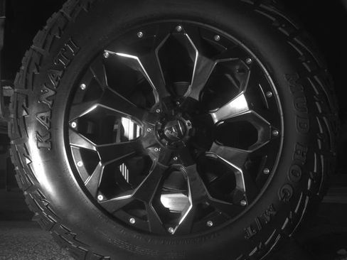 Used 2024 Chevrolet Silverado 1500 Custom AWD/4WD image 12