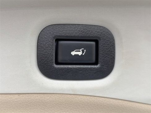 Used 2015 Nissan Rogue SL w/ SL Premium Package image 29