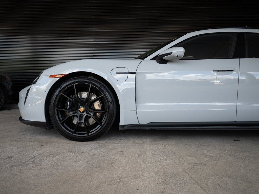 Certified 2024 Porsche Taycan GTS AWD/4WD image 11