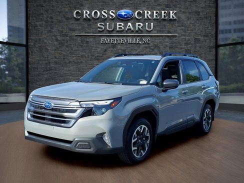 Certified 2025 Subaru Forester Premium AWD/4WD image 3