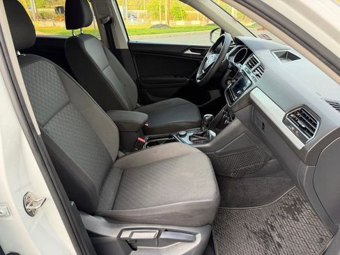 Used 2018 Volkswagen Tiguan S image 12
