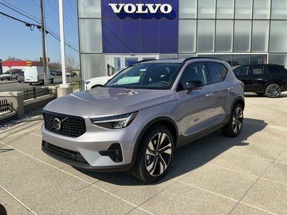 New 2026 Volvo XC40 B5 Plus w/ Climate Package