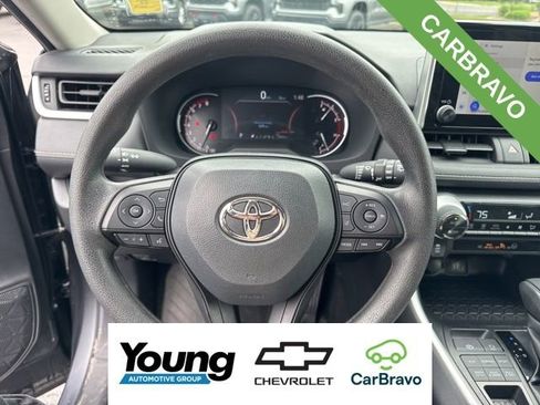 Used 2025 Toyota RAV4 XLE AWD/4WD image 15