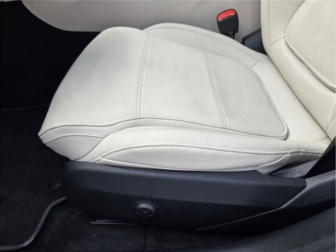 Used 2025 Mercedes-Benz C 300 Sedan image 22
