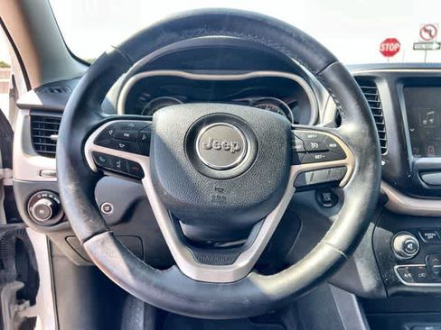 Used 2016 Jeep Cherokee 75th Anniversary FWD image 17