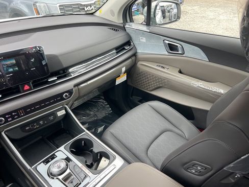 New 2026 Kia Carnival EX image 11