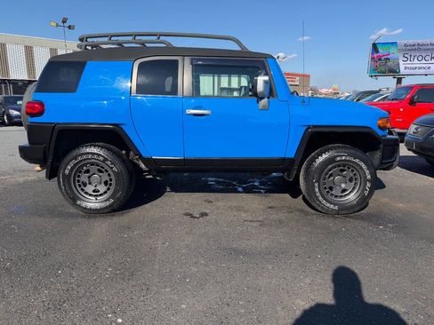 Used 2007 Toyota FJ Cruiser 4WD image 8
