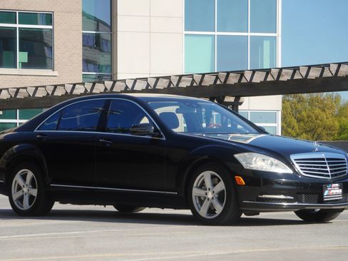 Used 2010 Mercedes-Benz S 550 4MATIC image 10