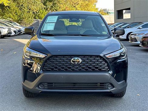 Certified 2024 Toyota Corolla Cross L image 2