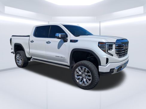Used 2024 GMC Sierra 1500 Denali w/ Denali Reserve Package AWD/4WD image 1