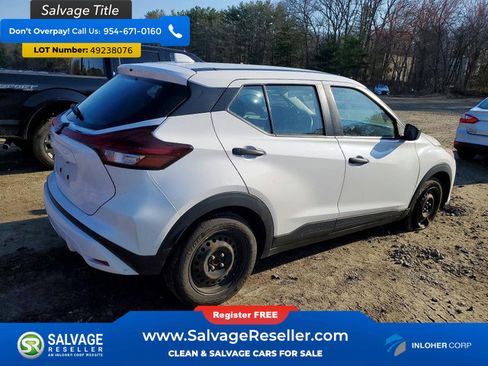 Used 2022 Nissan Kicks S FWD image 4