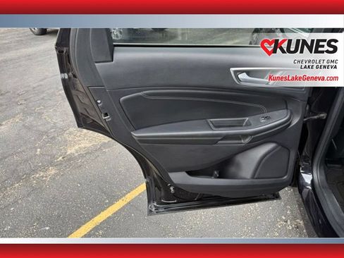 Used 2022 Ford Edge Titanium AWD/4WD image 17