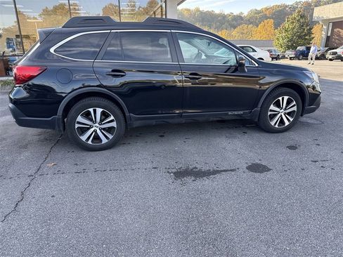 Used 2019 Subaru Outback 2.5i Limited w/ Protection Package #1 image 4