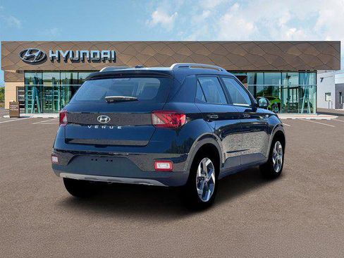 New 2026 Hyundai Venue SEL image 7