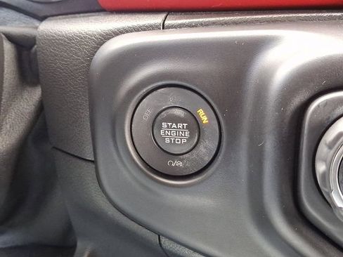 Used 2021 Jeep Wrangler Unlimited Rubicon w/ Cold Weather Group AWD/4WD image 22