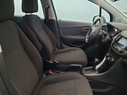Used 2020 Chevrolet Trax LS FWD image 21