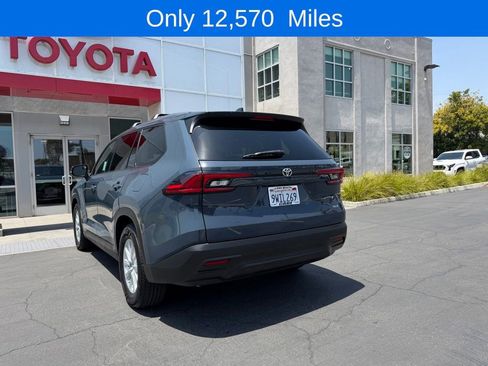 Used 2025 Toyota Grand Highlander FWD image 6
