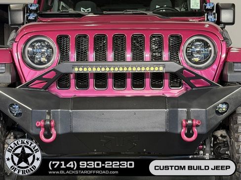 Used 2022 Jeep Wrangler Unlimited Sahara w/ Cold Weather Group AWD/4WD image 4